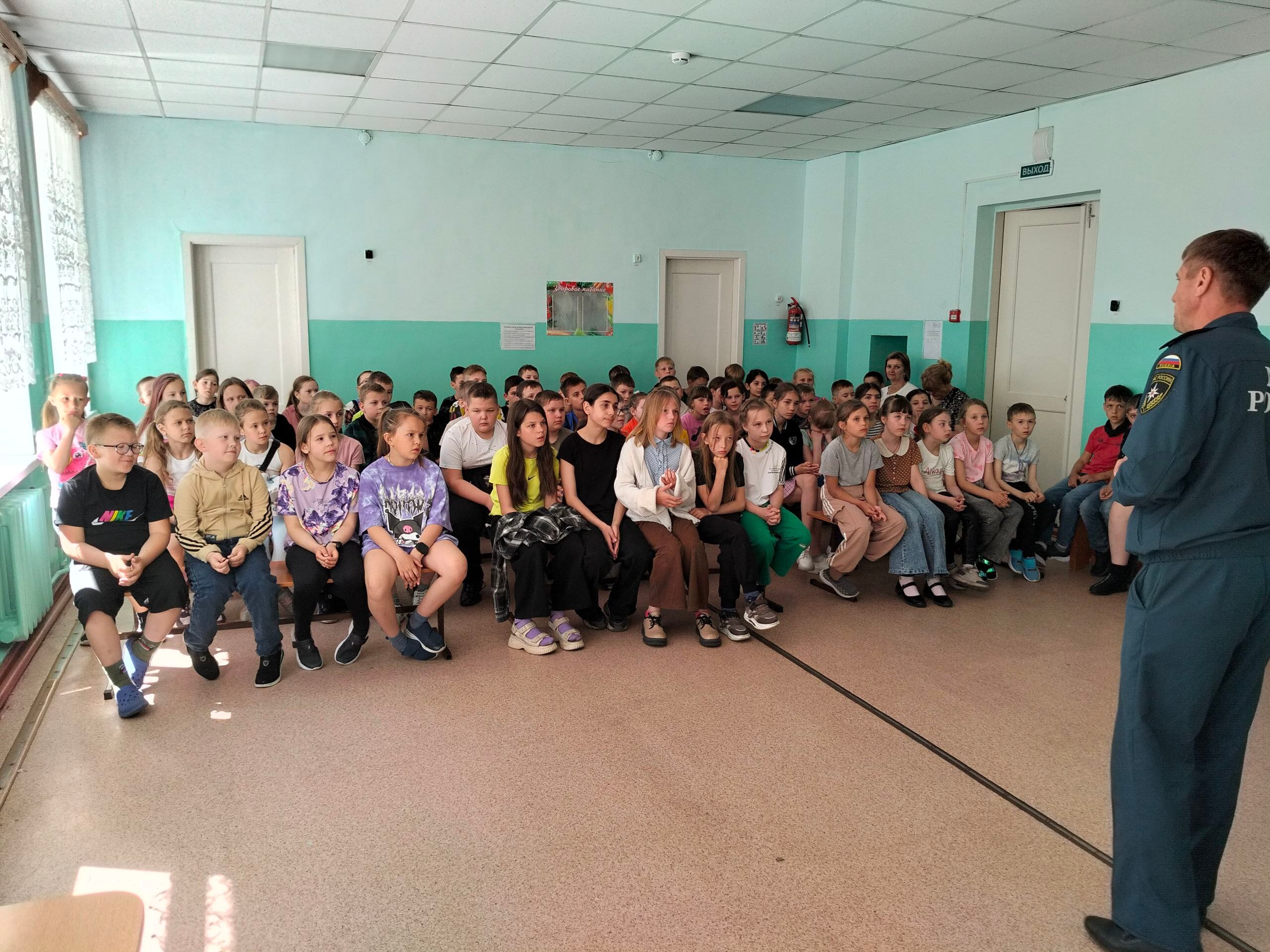 В ЛДП «Радуга» прошла беседа с представителем МЧС.